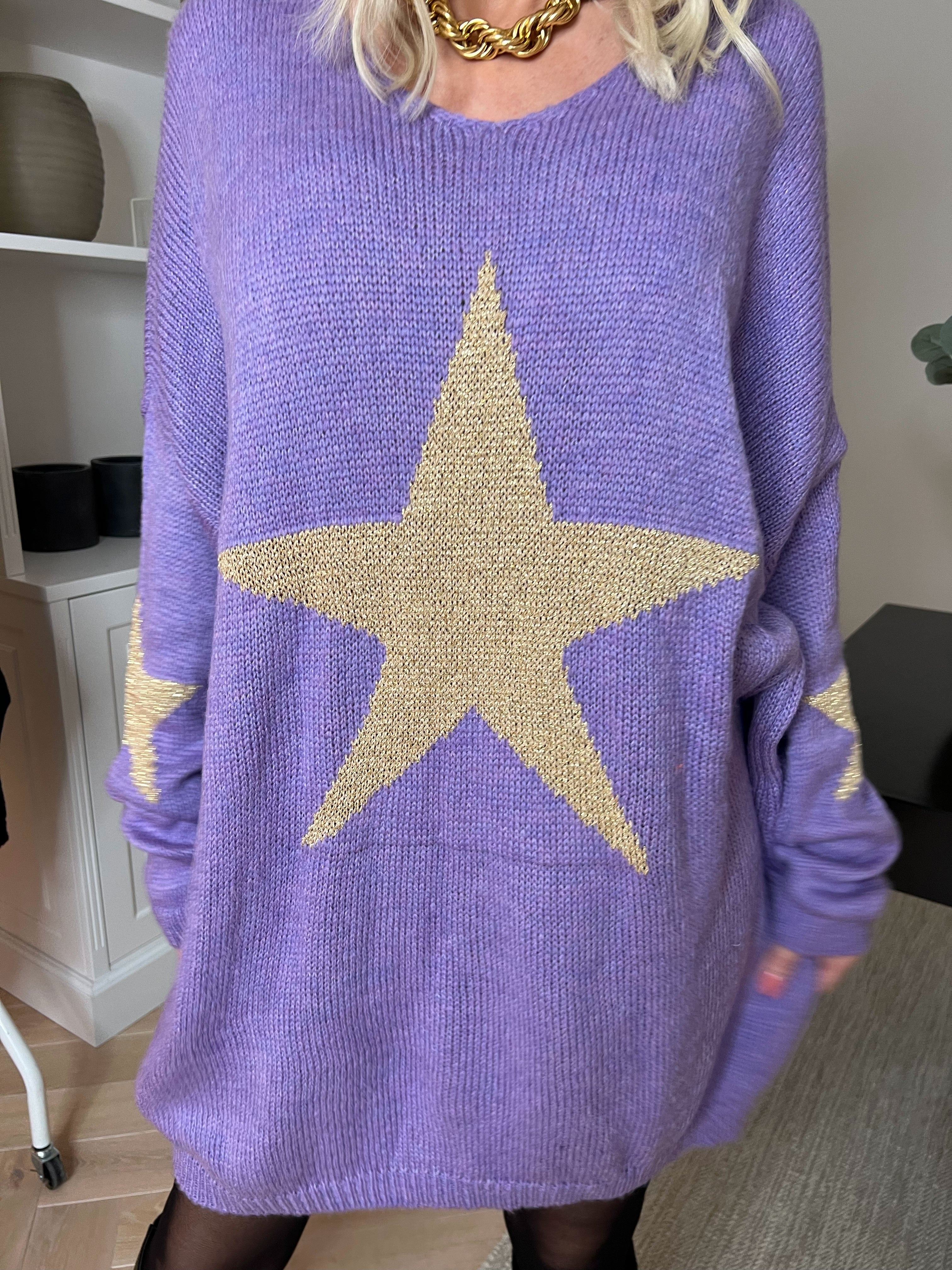 Nikola - Strikkjole med guldstjerner og v-udskæring